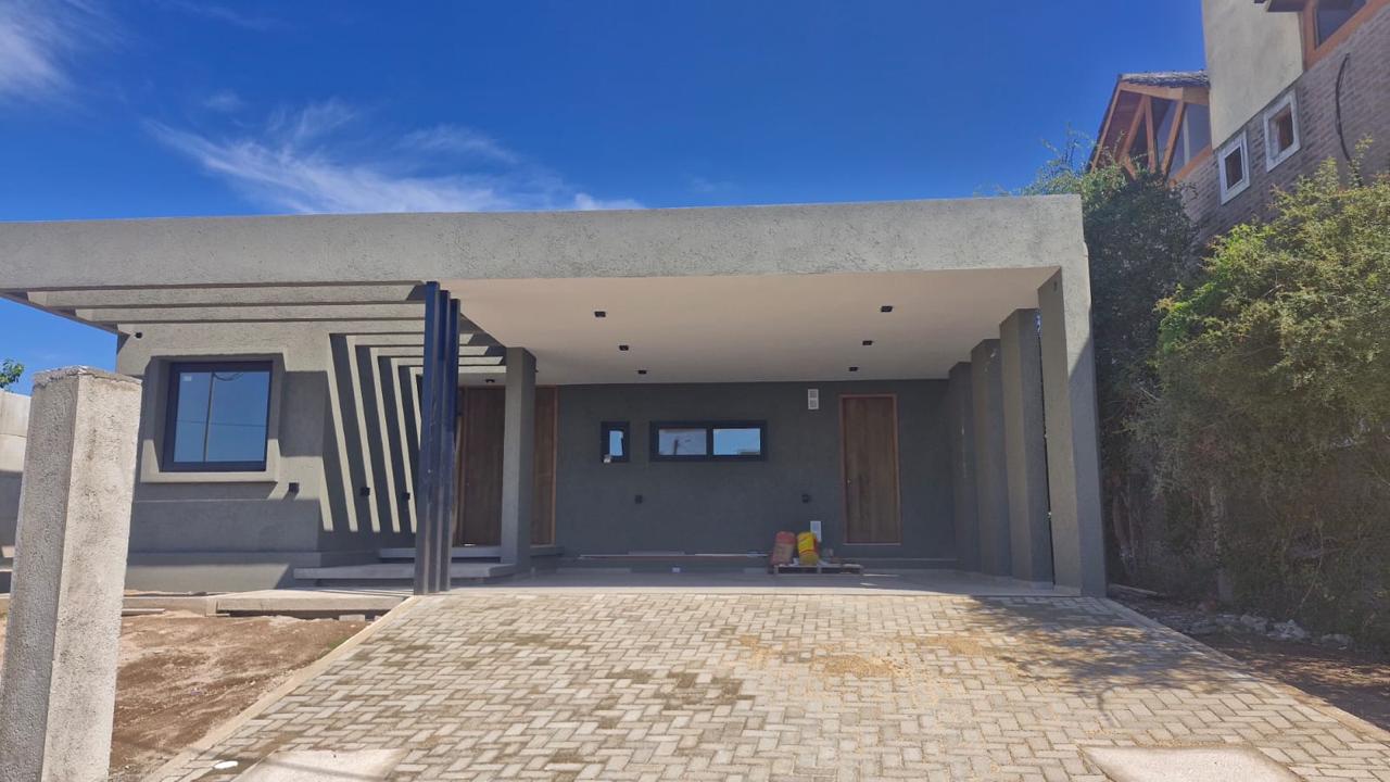 Casa moderna construida con sistema EPS – MADEWORK
